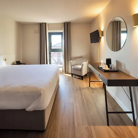 The Village Hotel Douglas 3*