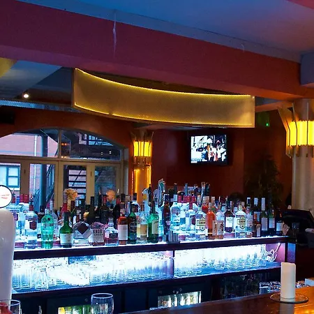 Hotel The Village Hotel Douglas 3*