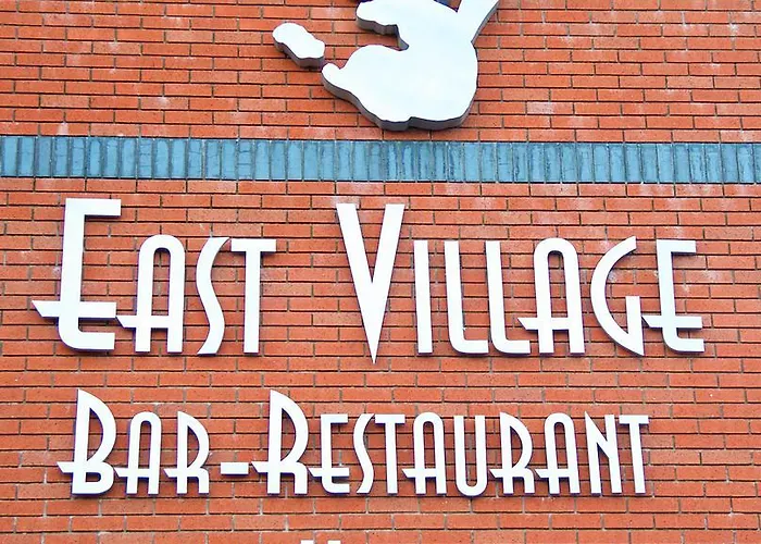 Hotel The Village Hotel Douglas 3*