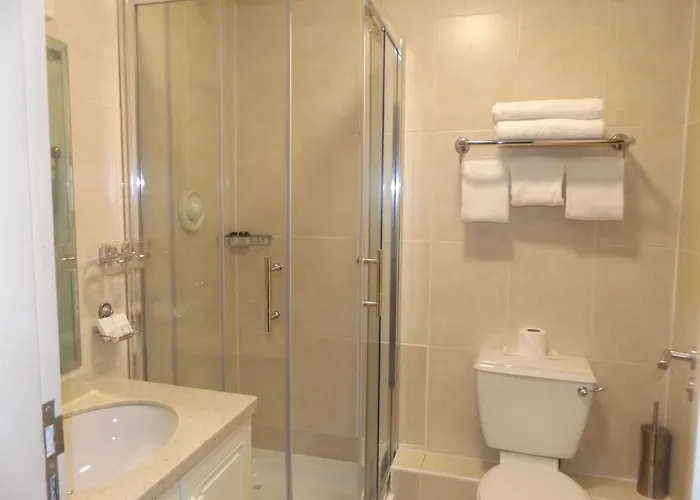 Hotel The Village Hotel Douglas