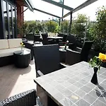 The Village Hotel Douglas فندق 3*