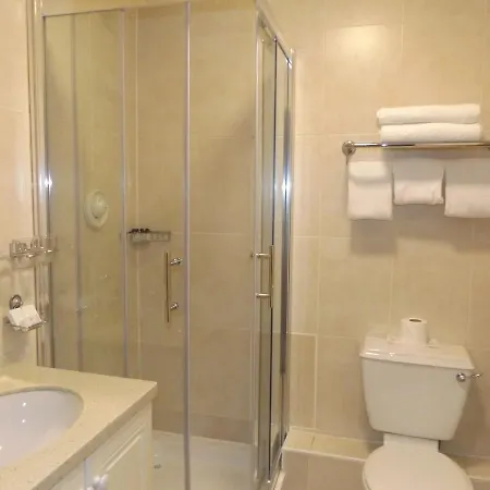 מלון The Village Hotel Douglas